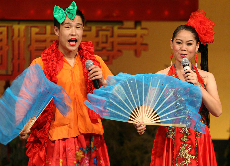 小沈阳|小沈阳结婚旧照曝光，妻子当年竟然这么美，难怪小沈阳爱她13年