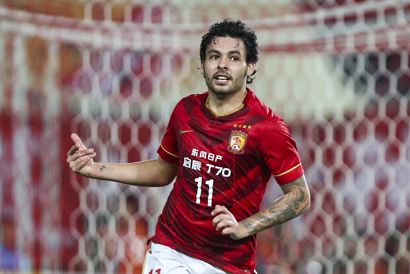 「广州恒大」他终于亮相了!恒大久违的王牌热身赛传射俱佳,让球迷眼前一亮