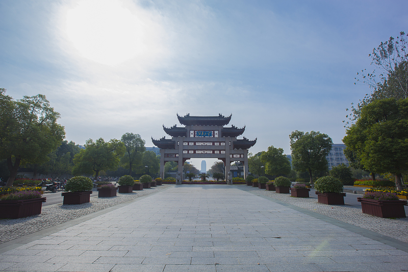 大学|掌握志愿报考技巧，低分也能进重点大学，圆名校梦