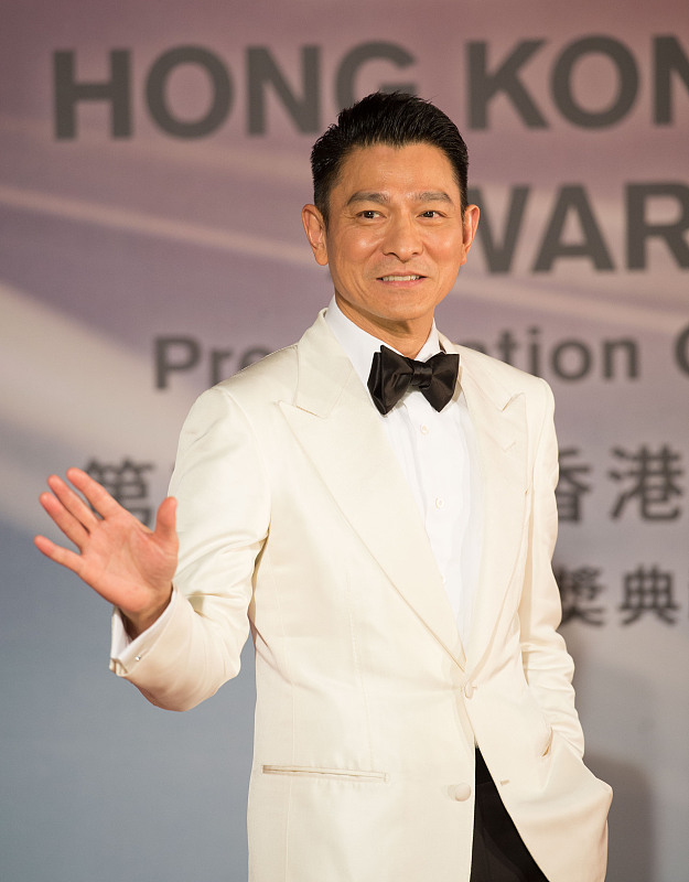 『刘德华』帮刘德华还上千万债务，晚年被子女啃老到破产，如今被华仔宠上天