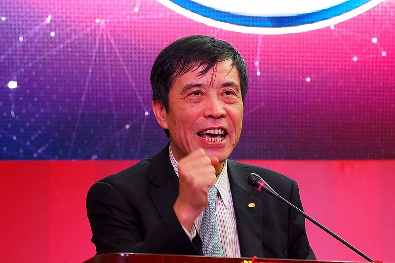 「中国足协」刚拿到足协委任状，名记却马上翻脸怒批足协，球迷：又有发票没报销？