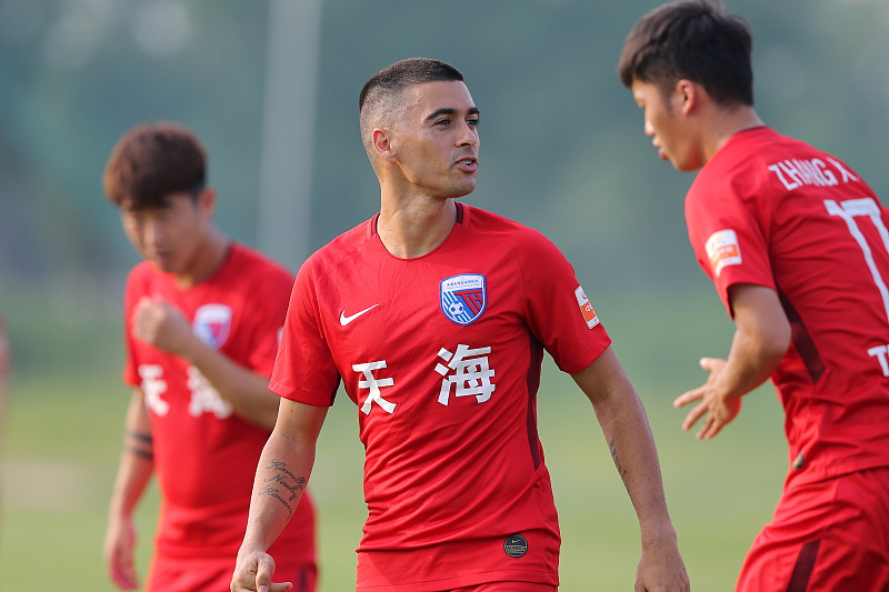 『山东鲁能』意外!鲁能又一离队热门浮出水面,刚加盟球队就要被租借出队