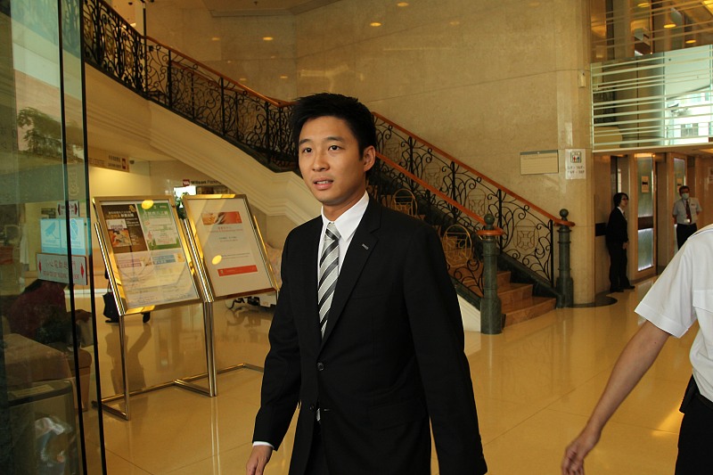 【章子怡】他曾是章子怡最想嫁的人,与汪峰比更有型,今身价百亿却孤身一人