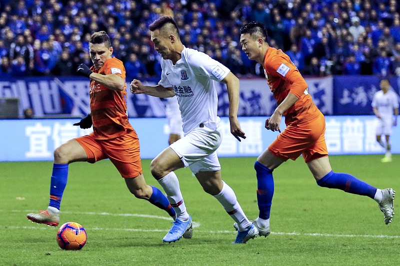 『山东鲁能』后悔吗？大连嫌弃他名气小却让申花如获至宝，如今成申花核心锋霸