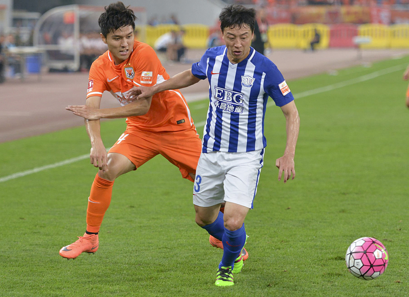 山东鲁能：他能被大牌名帅看中，却入不了李霄鹏法眼，如今只能在鲁能坐板凳