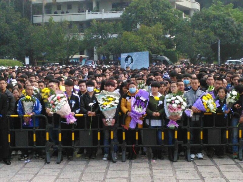 [梅艳芳]5位英年早逝的歌手，每一个都是巨星，他们的歌你还能唱出来吗？