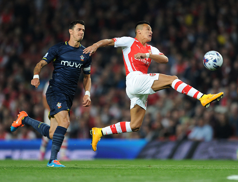 巴西队:巴萨盯上17岁巴西超新星,结合速度与技术的爆点,要价高达3000万