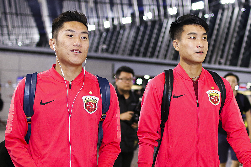 [上海上港]上港两大新星离队后找到新东家，一人已被官宣加盟，值得球迷期待