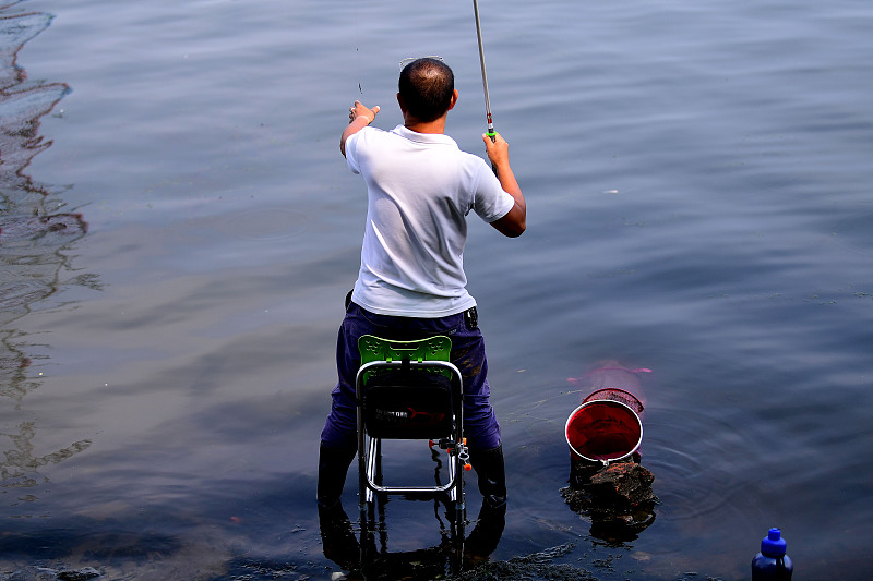 |天热鲫鱼就难钓？记牢这些小细节，再热的天也能连竿上鱼，莫忽视