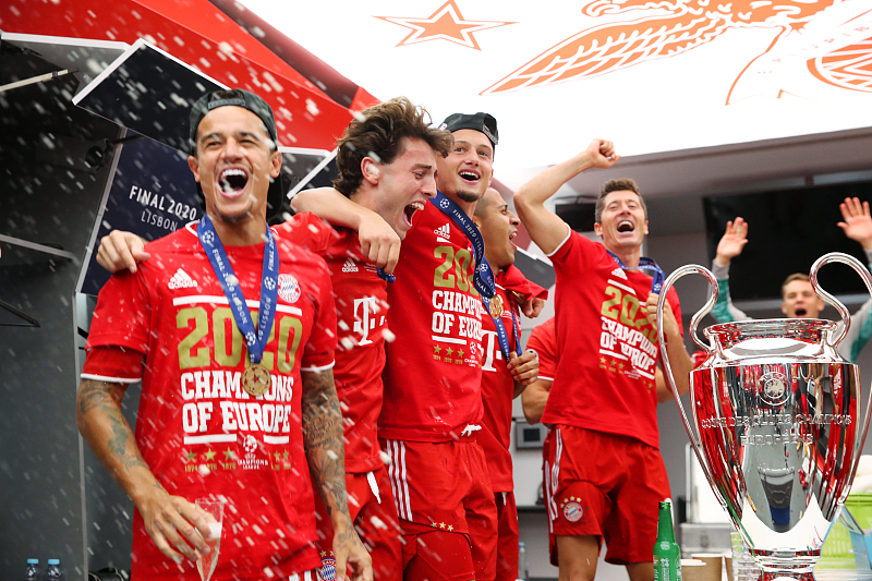 曼联|皇马2大目标齐聚曼联!红魔复兴可期?最大短板若不补 欧冠很吃力