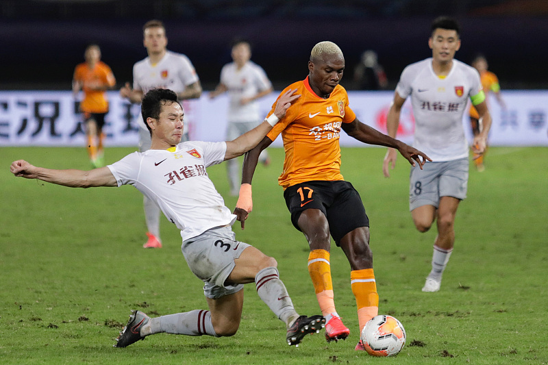 中国足协|足协归化要快！埃弗拉刚刚入选国家队，最值得归化的这2人要10亿