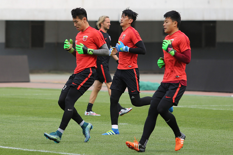 李霄鹏：走对了！他在上港效力多年不受重用，离队后却成新东家核心主力