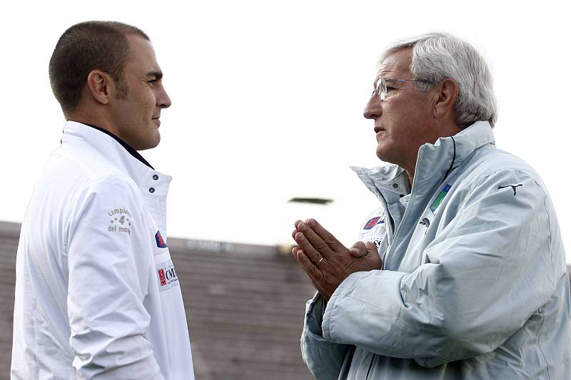 里皮@足协无奈！体育高层力挺恒大，李铁考察归化球员走过场，暗示里皮三进宫