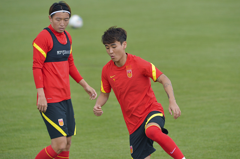 国足■国足与申花即将进行PK，四大看点浮出水面，一人或迎重返国足良机