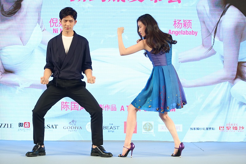 『金在中』4岁被父母抛弃，被8个姐姐的家庭收养，成名后亲生父亲却找上门！