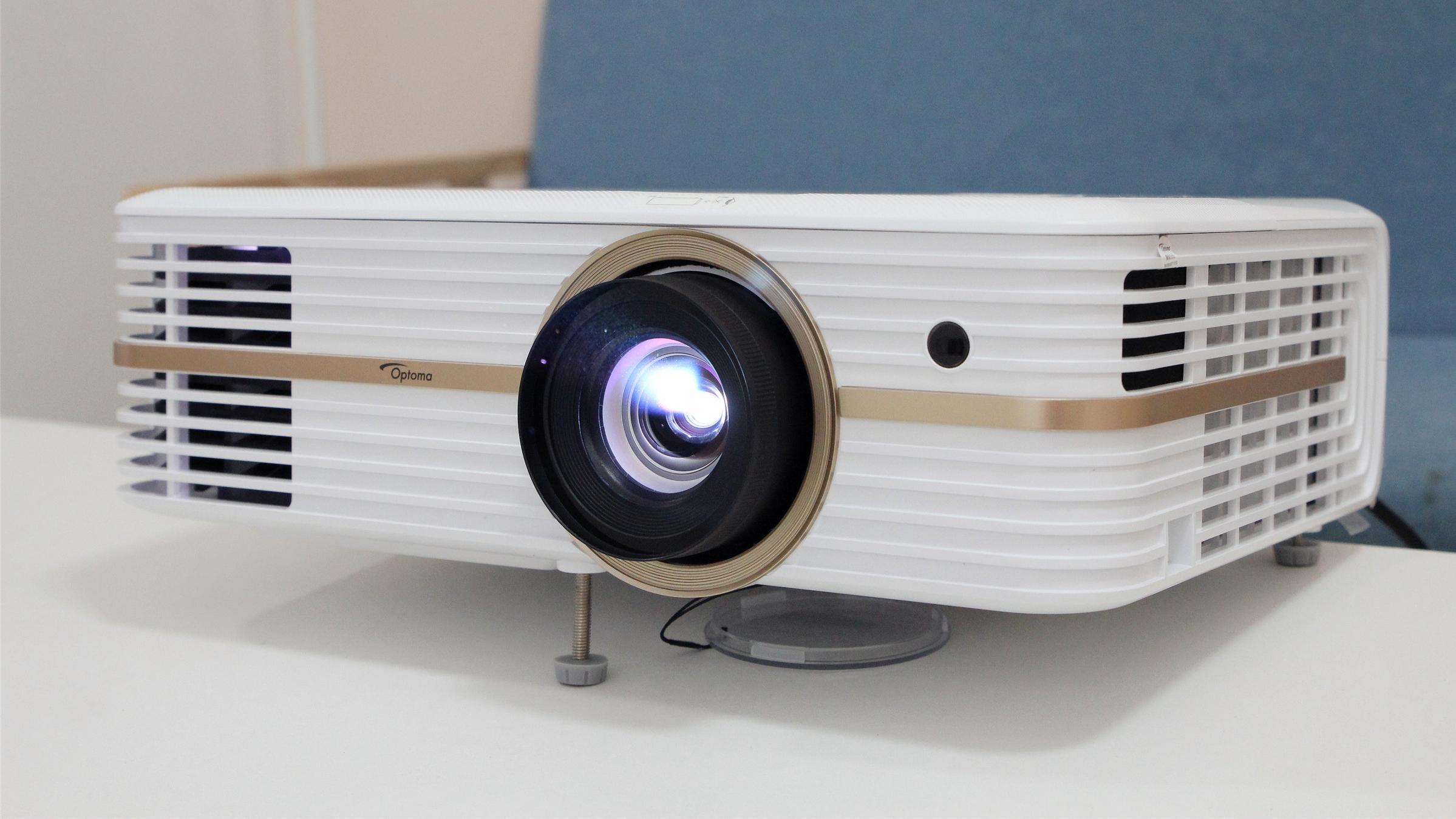 花了快一万把4k影院搬进客厅啥感觉?奥图码uhd566投影仪评测