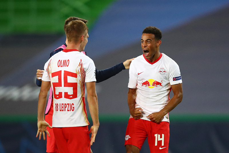 青训|巴萨青训双星携手进欧冠4强，小将斩获关键球，6000万天王成累赘