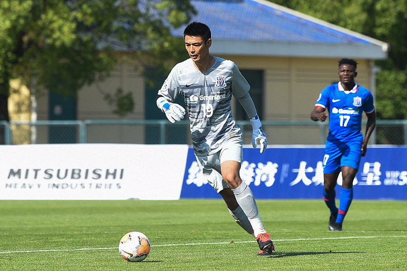 上海申花■一人加盟让申花防守顽疾迎刃而解，表现可圈可点，曾效力豪门多年