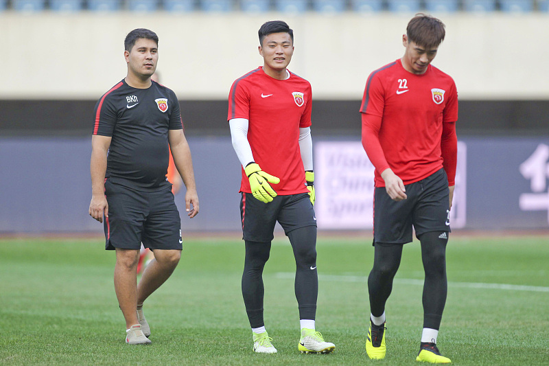 [上海上港]上港两大新星离队后找到新东家，一人已被官宣加盟，值得球迷期待