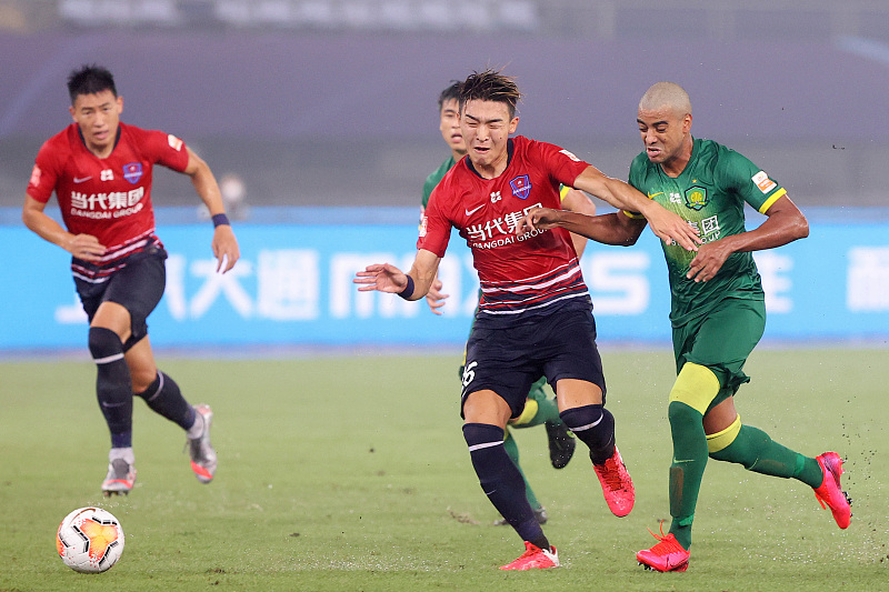 中超|首轮结束,中超聊天群炸锅了,恒大被指胜之不武,上港解释底线球