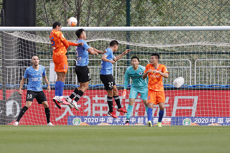 中超|首轮结束,中超聊天群炸锅了,恒大被指胜之不武,上港解释底线球