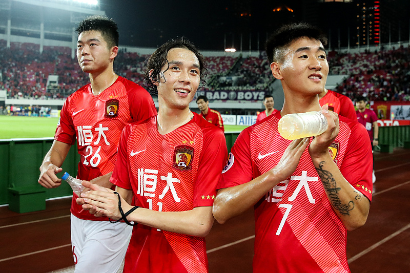 广州恒大▲搞不懂！他几次上场已经证明不堪大用，如今还能获得恒大高薪续约