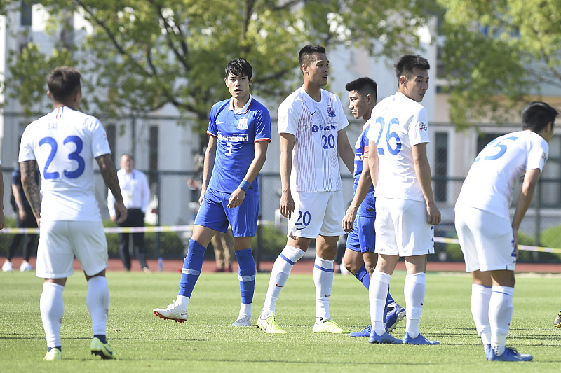 辽足■李铁国足后防将迎真正考验，未来对阵申花，需重点盯防对手一人