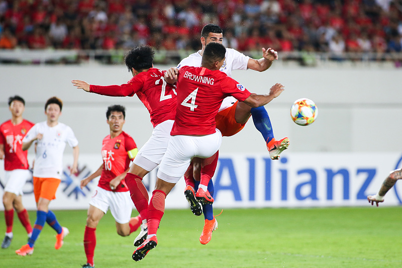 『广州恒大』恒大2-1拿下富力后再迎好消息，卡帅做梦都得笑醒，中超第9冠有望