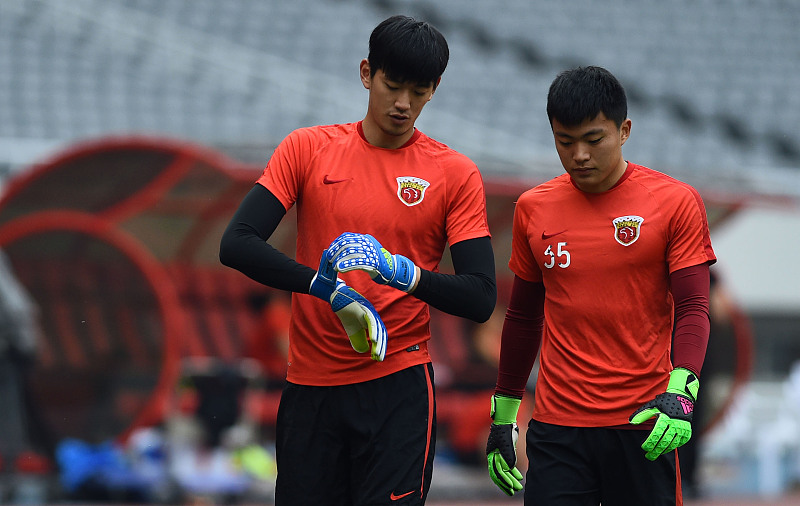 李霄鹏：走对了！他在上港效力多年不受重用，离队后却成新东家核心主力