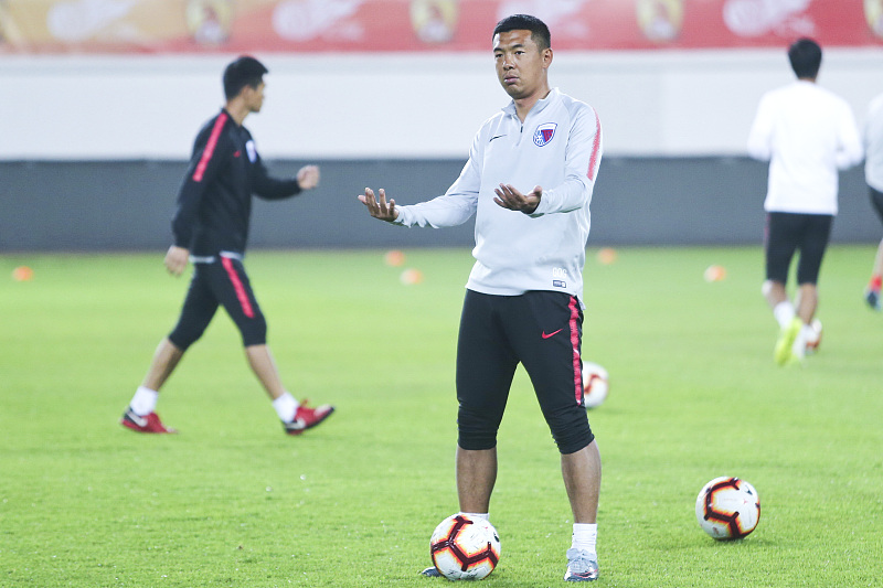 『冯潇霆』打脸！申花新星中卫遭徐亮点名轻视，冯潇霆却力挺直言我很看好他