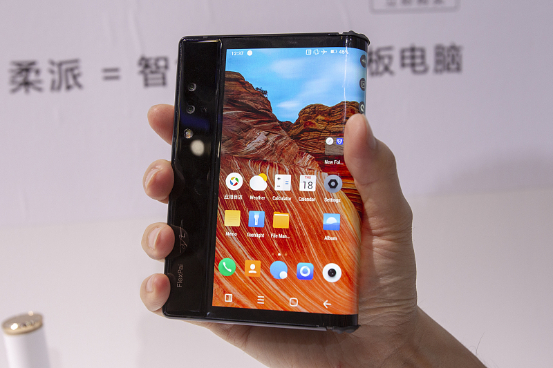 曲面屏▲手机“曲面屏” 到底利大于弊,还是弊大于利?