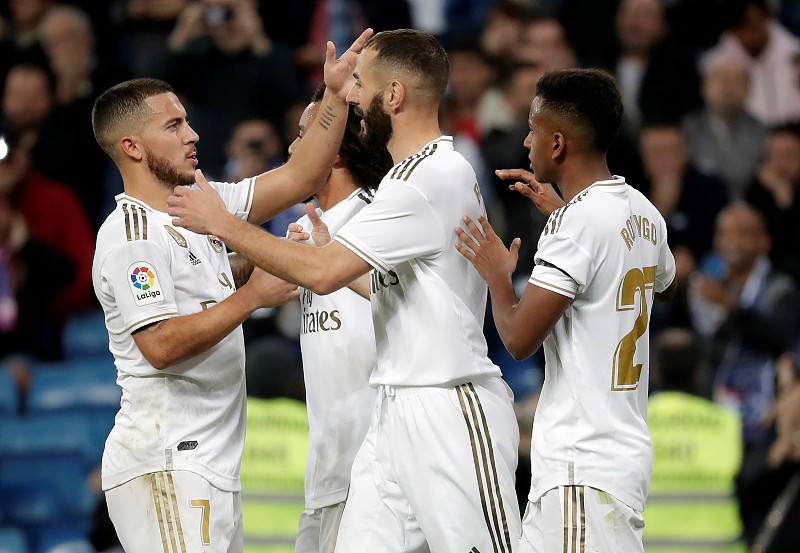 皇家马德里|皇马新核难改坏习惯，6000万接班人全程看戏，齐祖赛后打圆场