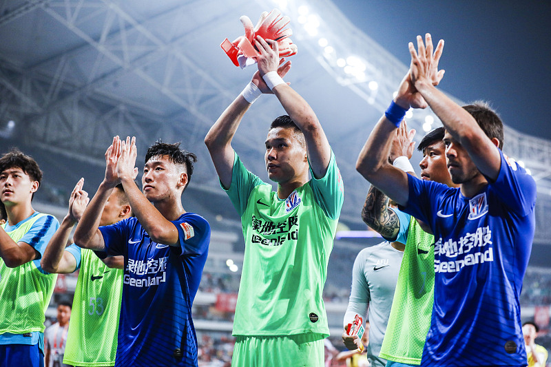 上海申花■一人加盟让申花防守顽疾迎刃而解，表现可圈可点，曾效力豪门多年