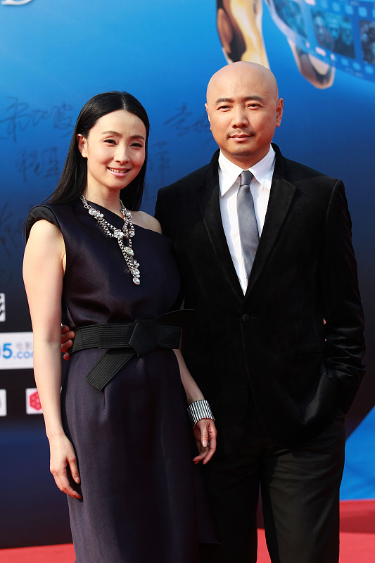 #谢娜#捧红丈夫后，换来的竟是离婚？和儿子相依为命，如今老公娶小7岁影后！