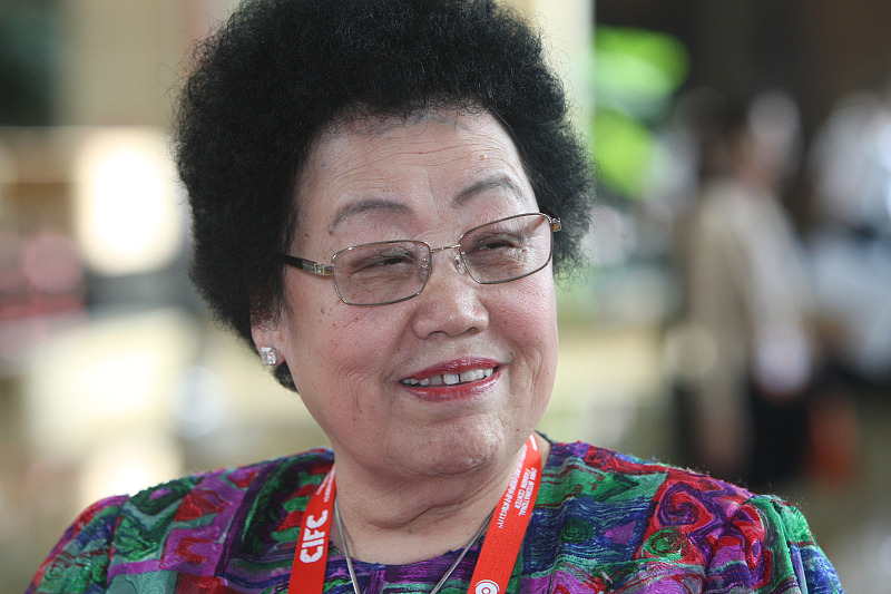 陈丽华|“唐僧”迟重瑞为什么爱陈丽华，看看陈丽华年轻时照片就知道了