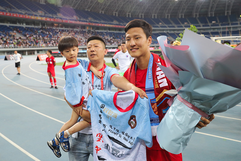 『权敬源』快来捡宝！中超转会市场又一抢手货浮出水面，多支球队都想得到他