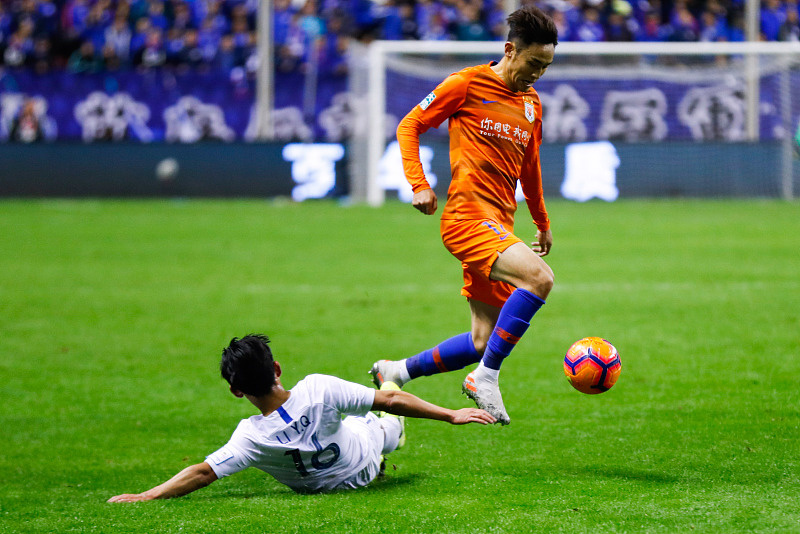 【国足】李铁后悔吗？鲁能王牌热身赛频频爆发进球，却始终敲不开国足大门