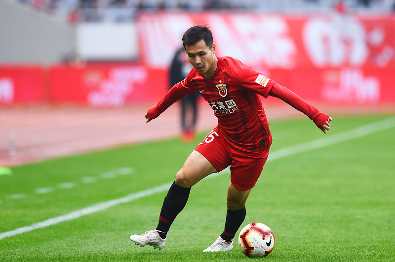 上海上港|上港两人或无缘一线队报名,一人实力曾比李圣龙强,如今泯然众人