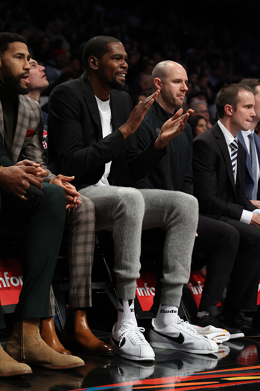 【奥拉迪波】拒绝加盟马刺，放弃辅佐奥拉迪波，18+4前锋正式宣布自己的决定