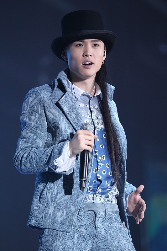 张玮|红极一时歌手张玮