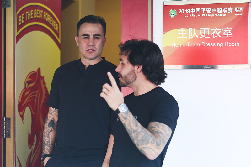 马德兴▲这算是好消息吗？有人问高拉特归化一事，卡帅：别理马德兴