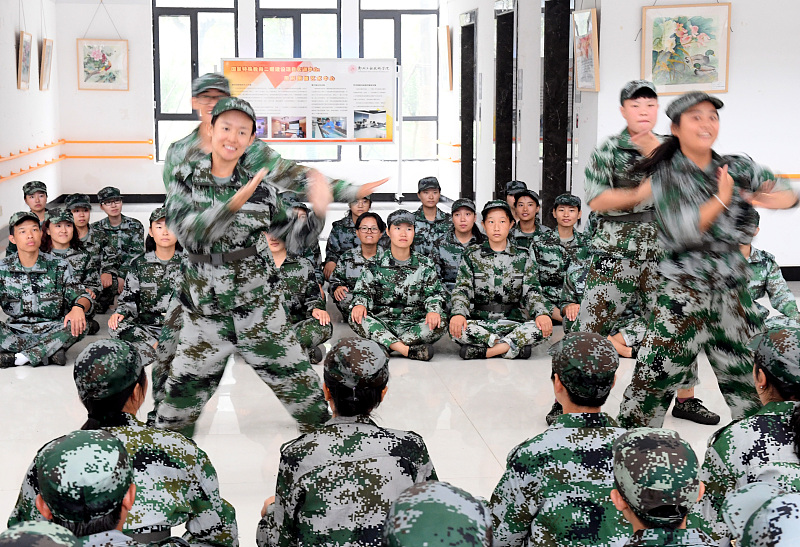 「」有专科院校录取通知书，毕业后去当兵，还是直接去当兵？