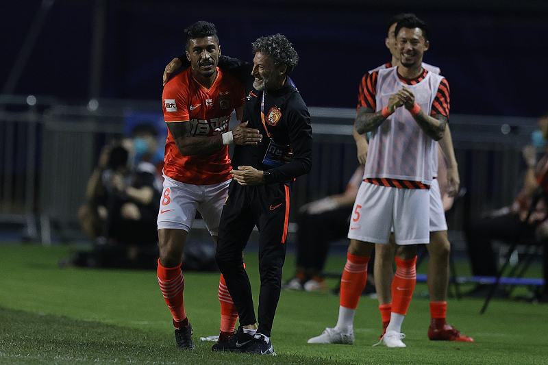 韦世豪|大战佳兆业前，恒大聊天群很热闹，韦世豪定目标，塔利斯卡收徒