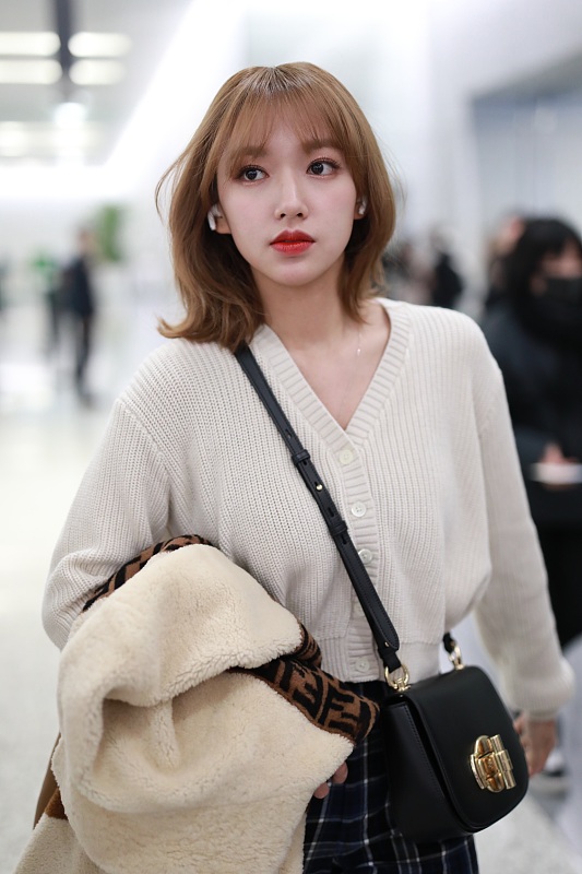 『短发』有种“芭比”叫剪短发，原以为程潇是微胖女孩，换个发型显瘦10斤