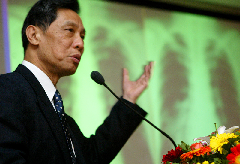 「李文亮」首部抗疫剧《在一起》在筹备中，陈道明演钟南山，谁演李文亮让网友难以抉择