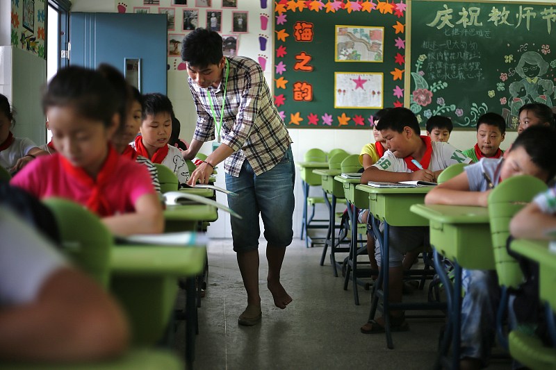 教师|我在学校第一轮竞聘中落聘了！生病也不请假，教最差的班