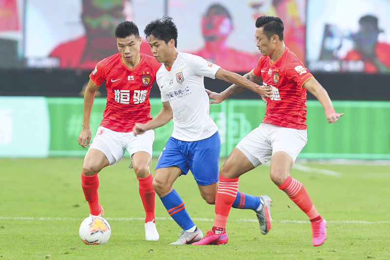 中超|恒大本轮爆冷不敌鲁能，唯有一人表现不俗，成为球队最大收获