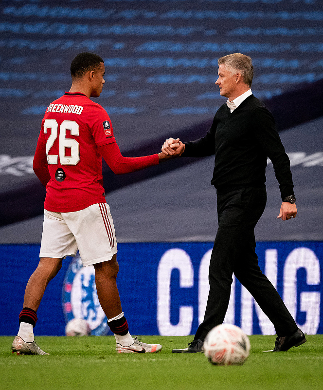 曼联|英超争4戏剧化结局诞生？曼联 莱斯特城携手进前4！切尔西跌至第5