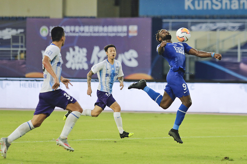 巴坎布|巴坎布终于不再孤单，中超又来一位快乐男孩，球迷：这能力还归化