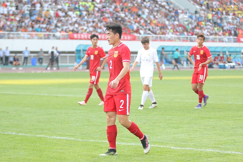 上海上港@意外!他传闻被两大豪门相中,如今去中超升班马试训都没得到签约